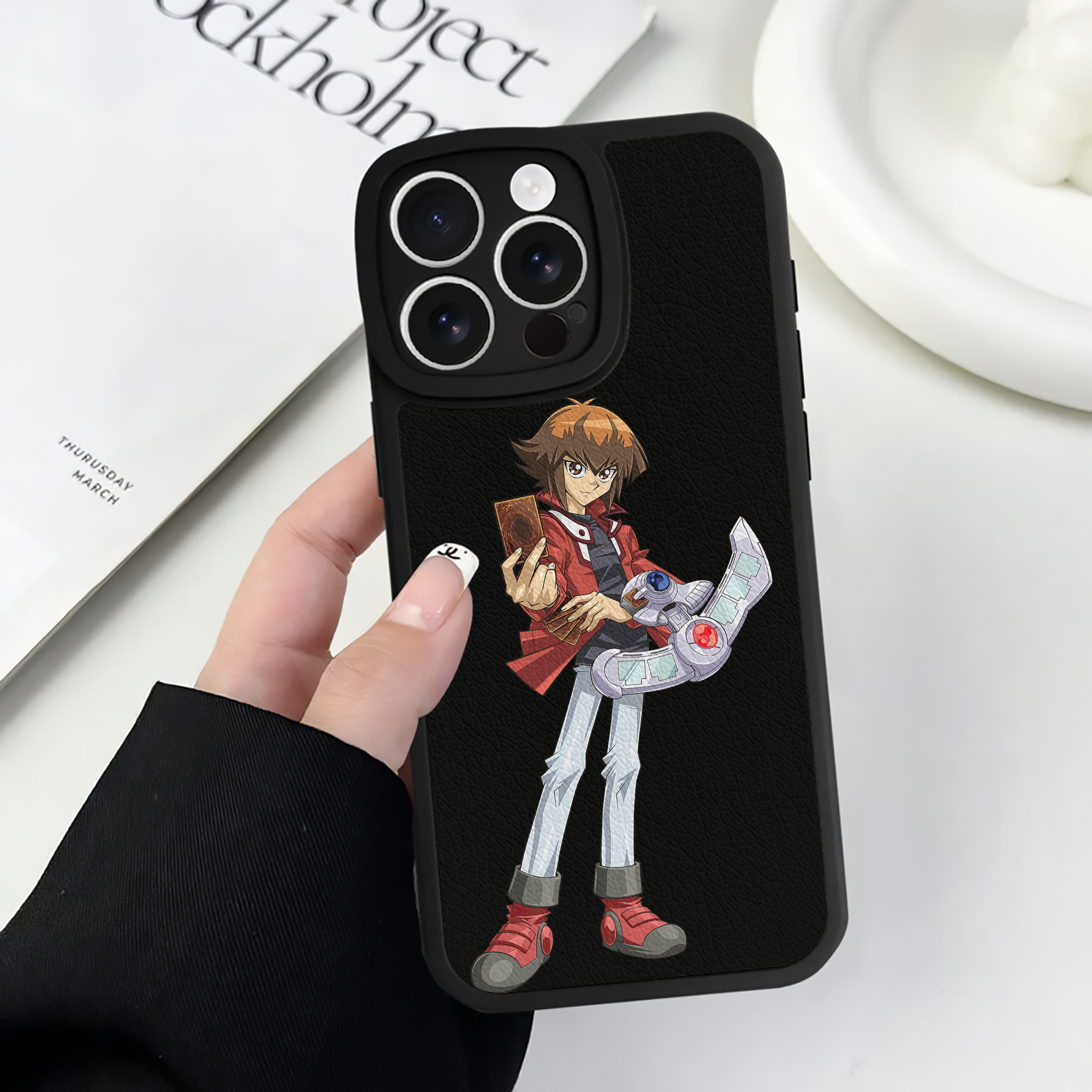 遊☆戯☆王 Yu-Gi-Oh! 【iPhone 16シリーズ対応】シリコンスマホケース（レザー調） 材質：シリコン